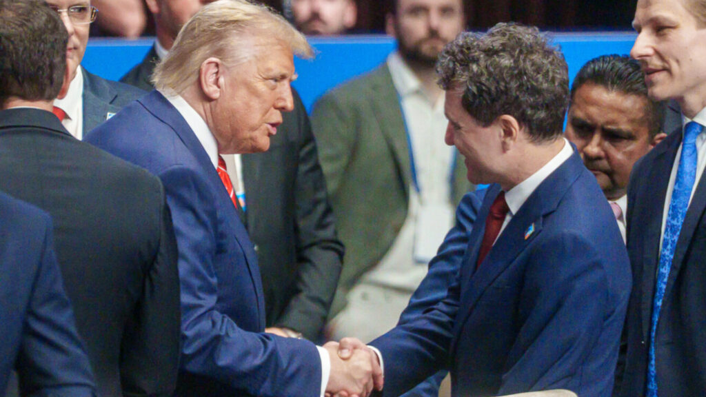Donald Trump l-a invitat pe Nicușor Dan în „Consiliul de Pace”. Ce i-a scris președintele SUA