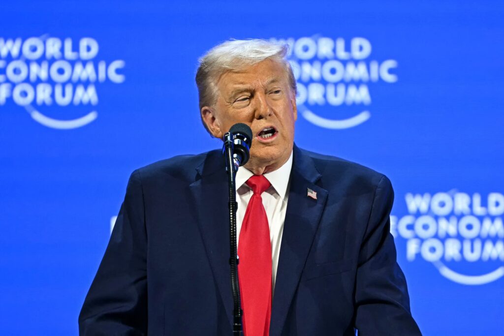 Donald Trump are lacune la geografie: A spus de mai multe ori Islanda în loc de Groenlanda în discursul de la Davos