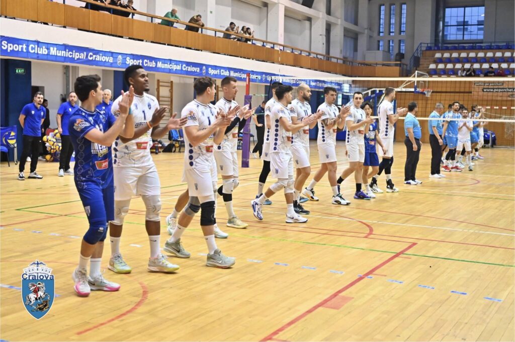 Volei (m) / SCMU Craiova i-a luat doar un set Coronei Brașov