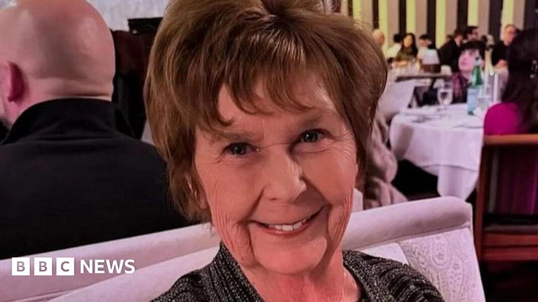 O recompensă de 50.000 de dolari a fost oferită pentru informații care să ducă la arestare