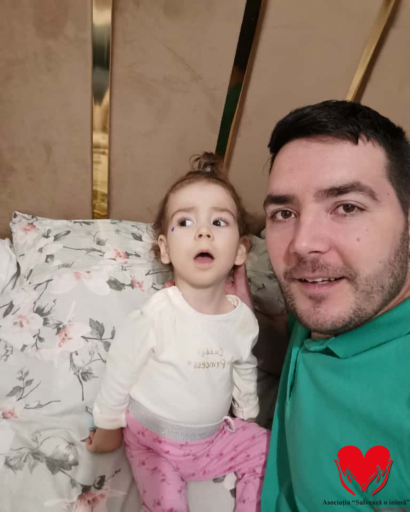Miruna, singurul copil din România diagnosticat cu mutație genetică rară CACNA1E, are nevoie de sprijin pentru a continua tratamentul