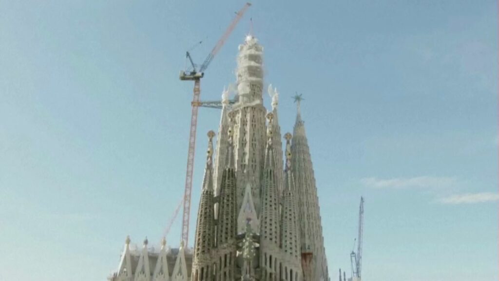 (VIDEO) Moment istoric la Barcelona: Sagrada Família a atins înălțimea maximă după peste 140 de ani de construcție