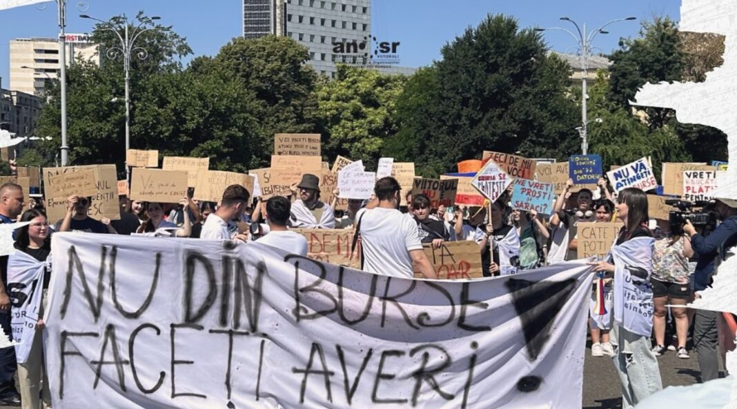 Protest al studenților în fața Palatului Cotroceni (FOTO; Arhivă)