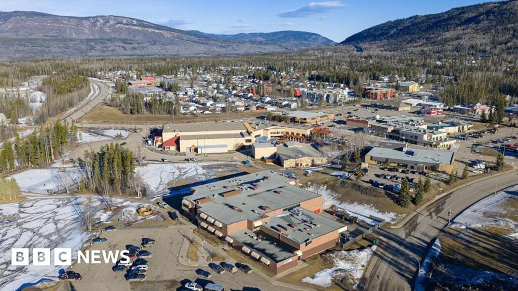 (VIDEO) Atac armat devastator în Canada: 8 morți la Tumbler Ridge. Suspectul, un tânăr de 18 ani, găsit fără viață