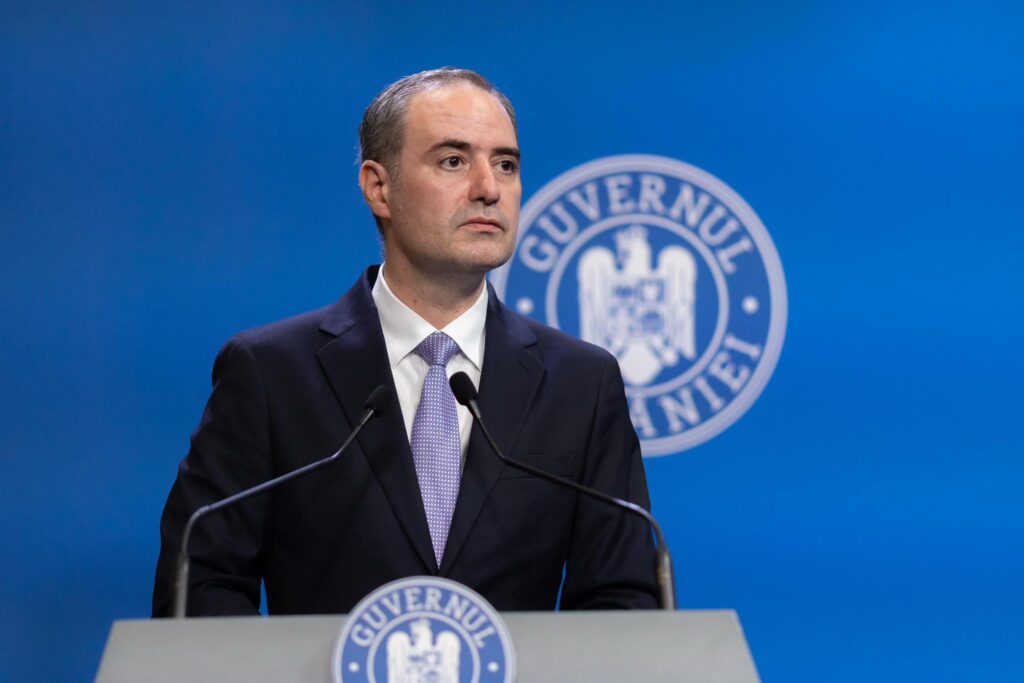 Ministrul Finanţelor anunță că dobânzile la împrumuturile în lei şi euro au scăzut