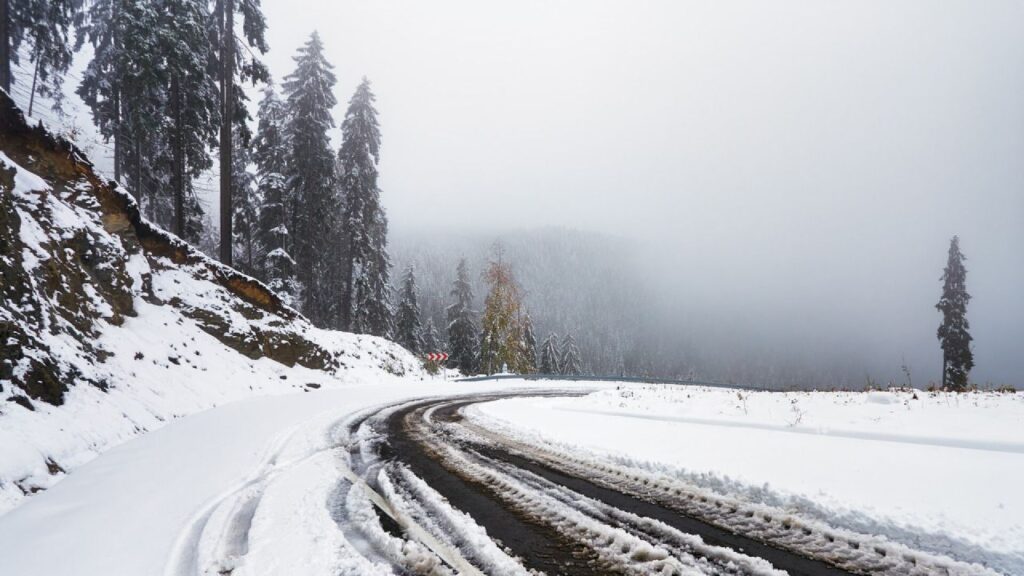 Alertă METEO: Vreme severă cu ninsori, polei și viscol între 20 și 22 februarie