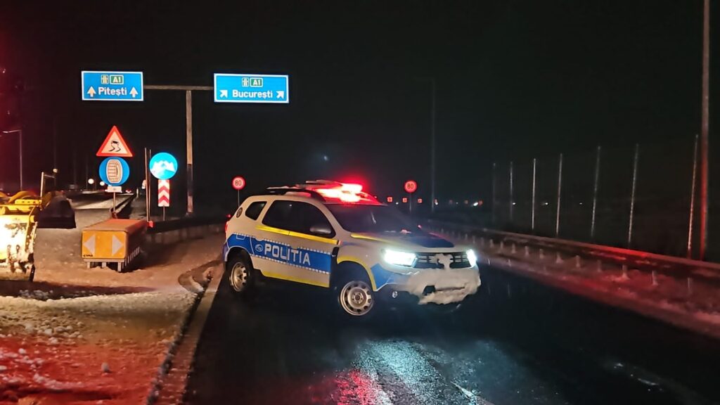 Cod roșu de iarnă: autostrăzi și drumuri naționale închise din cauza viscolului