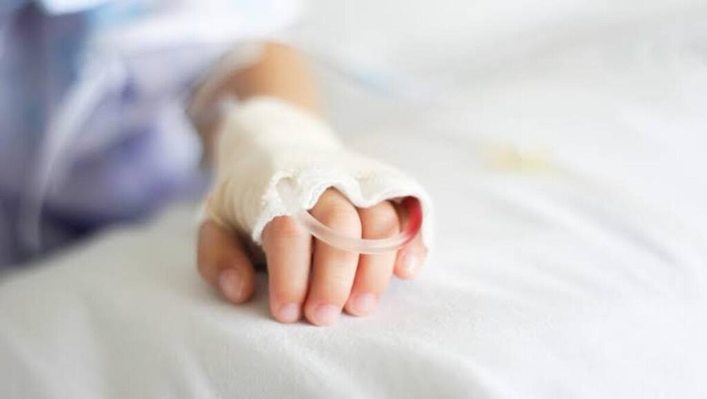 Mama fetiței de patru ani, care a ajuns în comă la spitalul din Târgu Jiu, a fost reținută