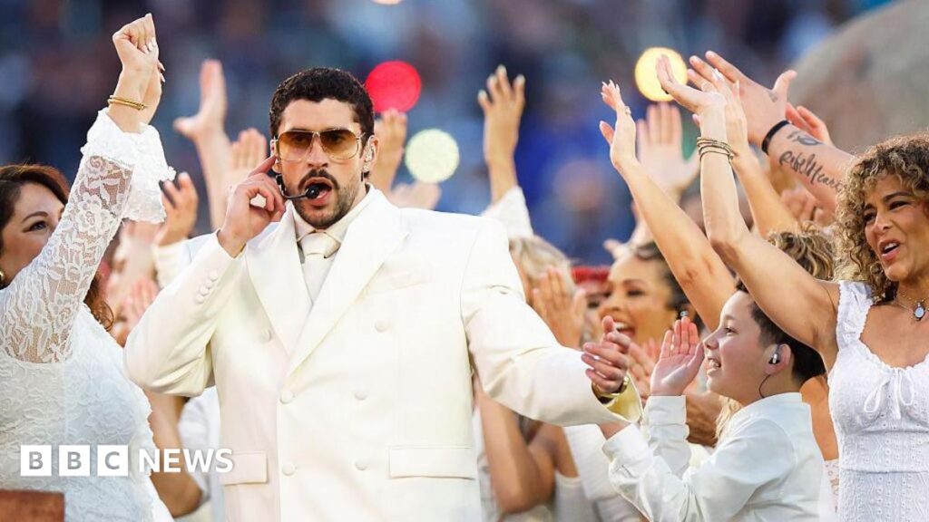 (VIDEO) Bad Bunny, declarație de dragoste pentru Puerto Rico la Super Bowl. Patriotism, muzică și unitate pe cea mai mare scenă a sportului
