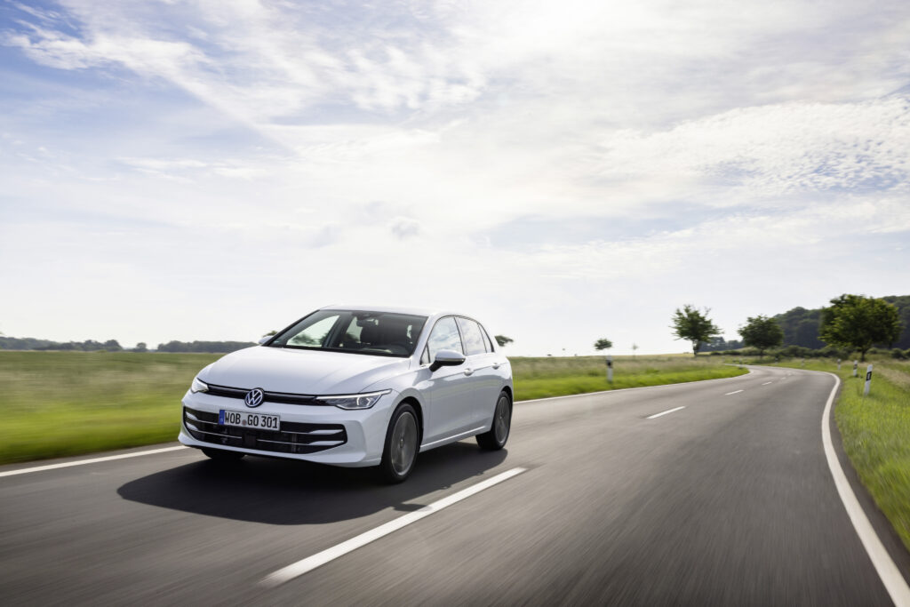 Volkswagen Golf: iconic, firesc, practic, pasional