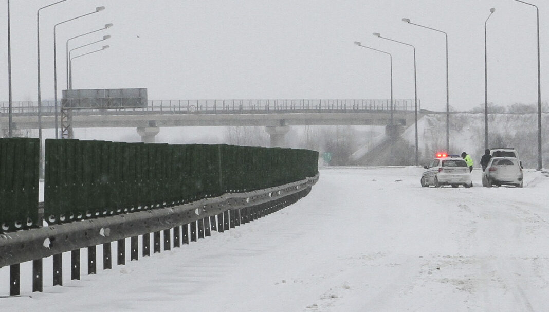 Cum se circulă pe autostrăzi și drumurile naționale după ninsorile abundente