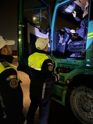 Polițiștii mehedințeni, acțiune intensă pentru siguranța rutieră