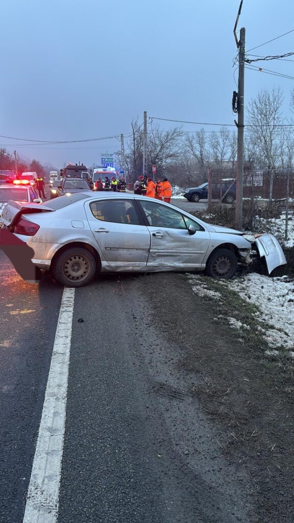 Mehedinți: Accident rutier pe DN 6, la Gura Văii: o persoană a fost transportată la spital