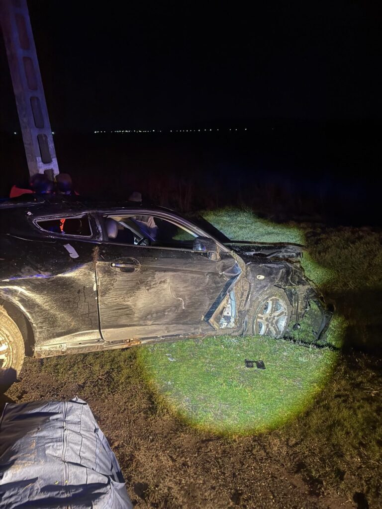 Vâlcea: Un șofer beat pierde controlul mașinii și ajunge în șanț