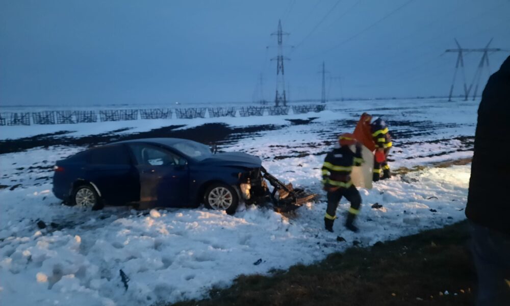 Doi morți și doi răniți după ce un autoturism a intrat pe contrasens și a lovit altă mașină