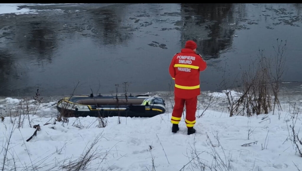 O fetiţă de 6 ani și fratele ei de 9 ani s-au înecat într-un pârâu
