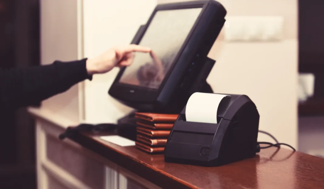 Un român a furat zilnic câte 1.000 de euro din restaurantul în care lucra. Bărbatul era angajat în 2018