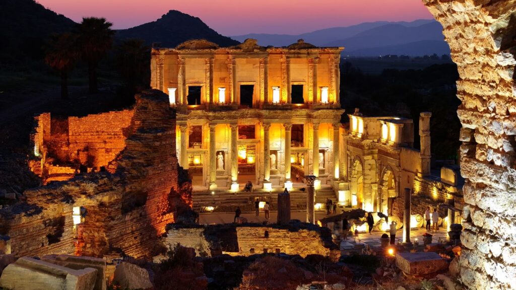 Efes este un sit al Patrimoniului Mondial UNESCO din Izmir, vestul Turciei