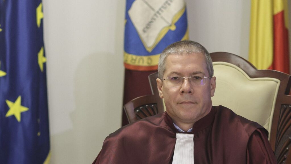 CAB respinge cererea de suspendare a lui Dacian Dragoş în funcția de judecător constituțional