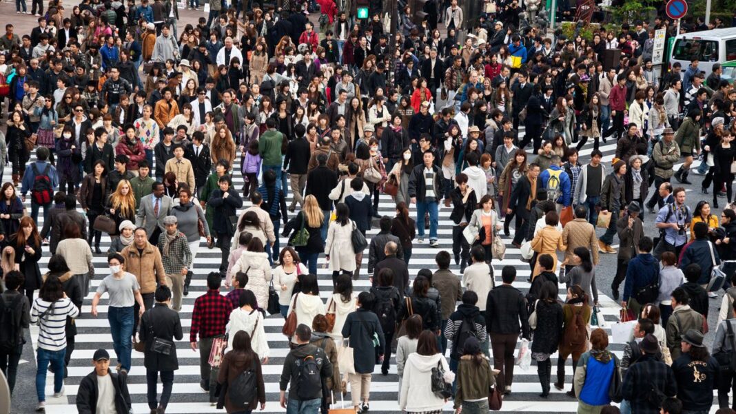 Sondaj: Peste 70% dintre români cred că ţara se îndreaptă într-o direcţie greşită