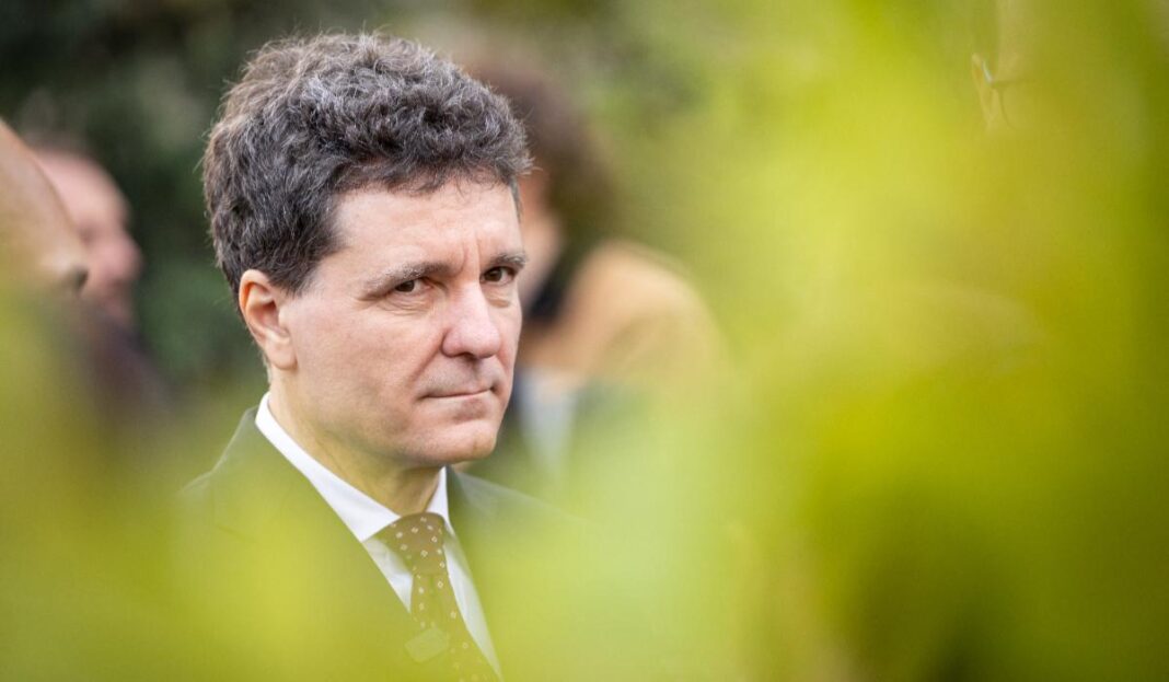 Nicuşor Dan se întâlneşte cu liderii coaliţiei de guvernare