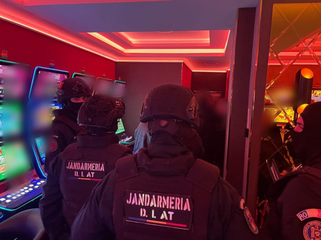 Razie de noapte a polițiștilor și jandarmilor în Craiova: Au fost verificate 369 de persoane și 130 de autovehicule