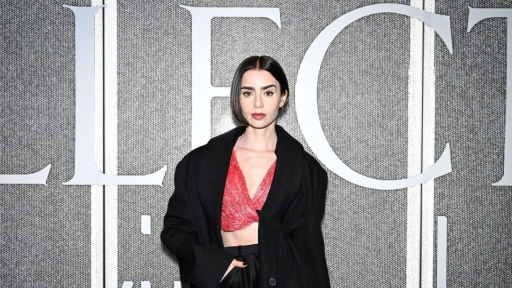 Actrița din „Emily in Paris”, strălucitoare la prezentarea Calvin Klein de la New York