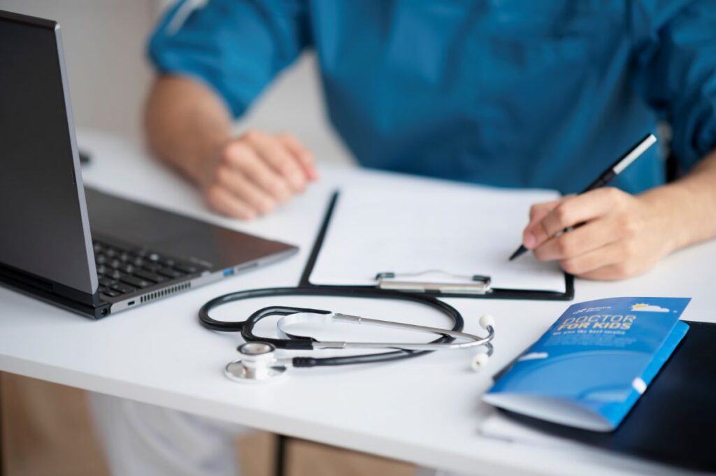 Gărzile medicilor vor fi luate în calcul la stabilirea vechimii în muncă și în specialitate