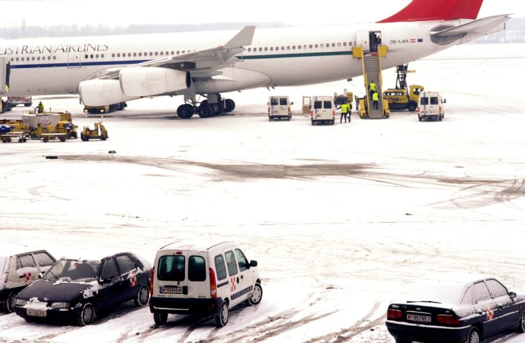 Aeroportul din Viena a fost temporar închis din cauza zăpezii
