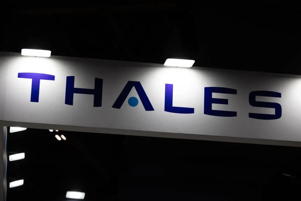 Gigantul european Thales face angajări masive. Sute de posturi, pentru români