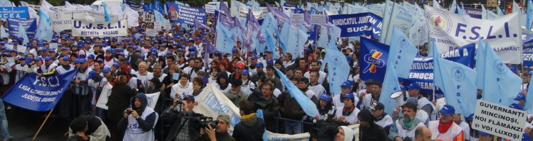 Protest al sindicaliştilor din Educaţie în faţa Palatului Cotroceni