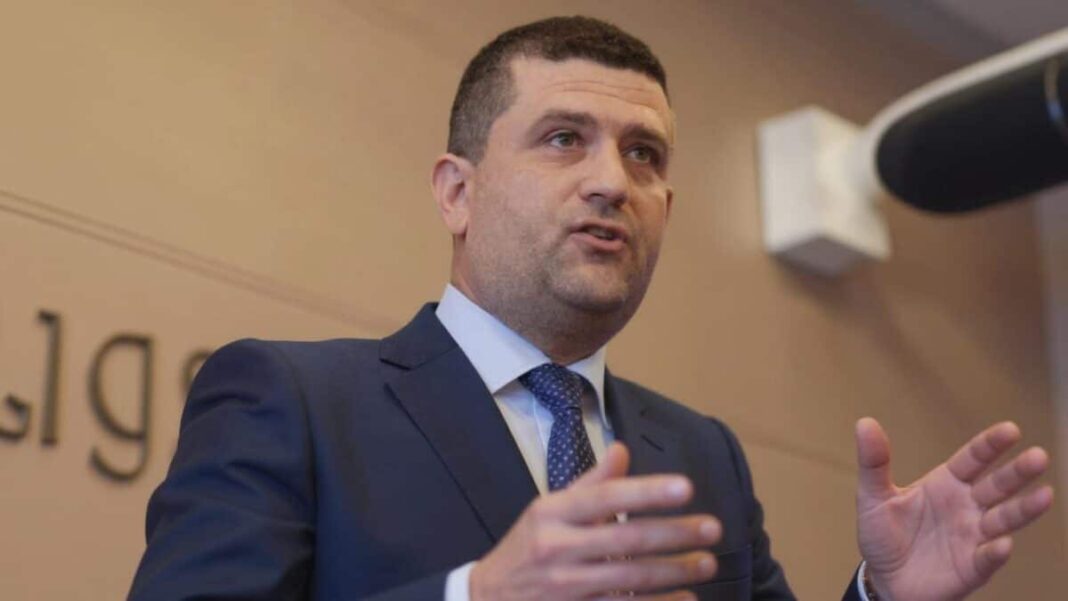 Liderii coaliției de guvernare discută tăierea normei de hrană pentru militari, polițiști și alți bugetari