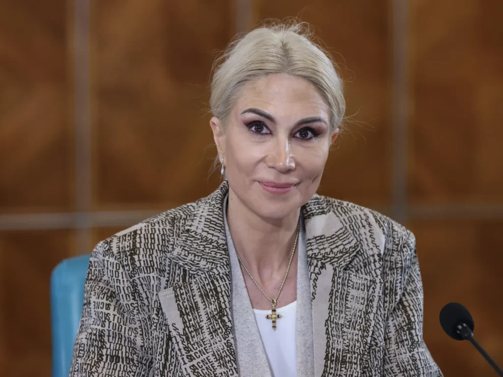 Raluca Turcan, mesaj pentru Sorin Grindeanu: Când răstorni un guvern, cu siguranţă eşti convins că ştii să guvernezi mai bine. Hai să vedem!