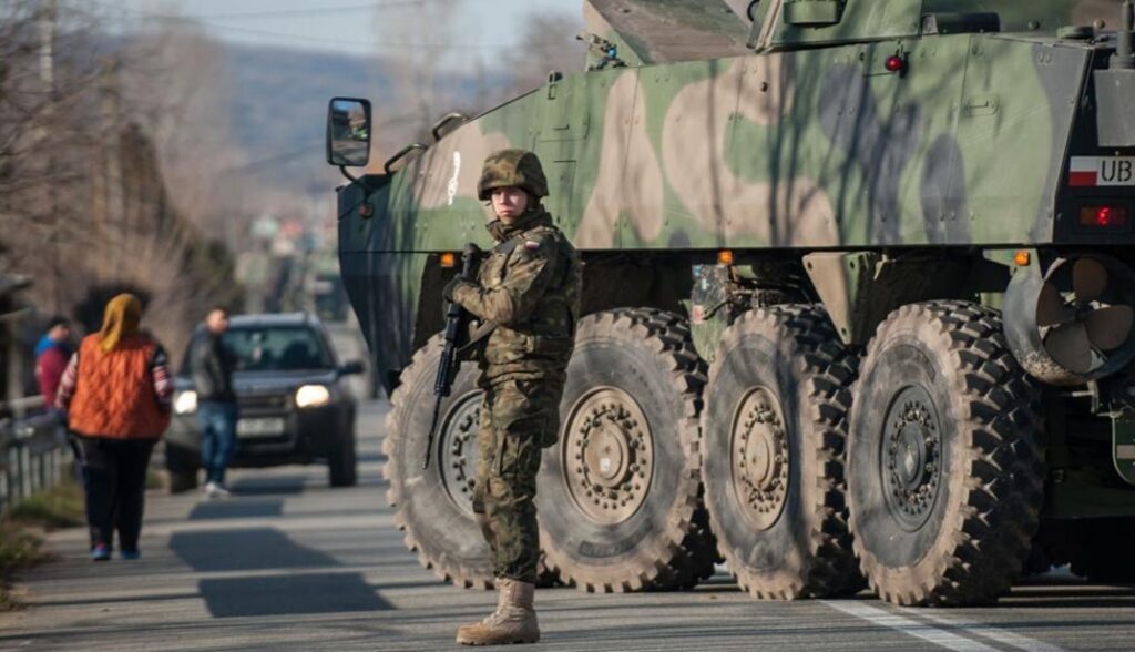 Mașinile fabricate în China, interzise în preajma unităților militare și cazărmilor din Polonia