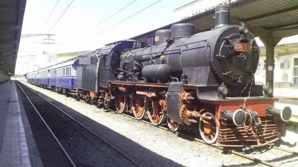 Ministerul Transporturilor preia mai multe trenuri și locomotive de epocă pentru a le restaura și reintroduce în circuitul turistic