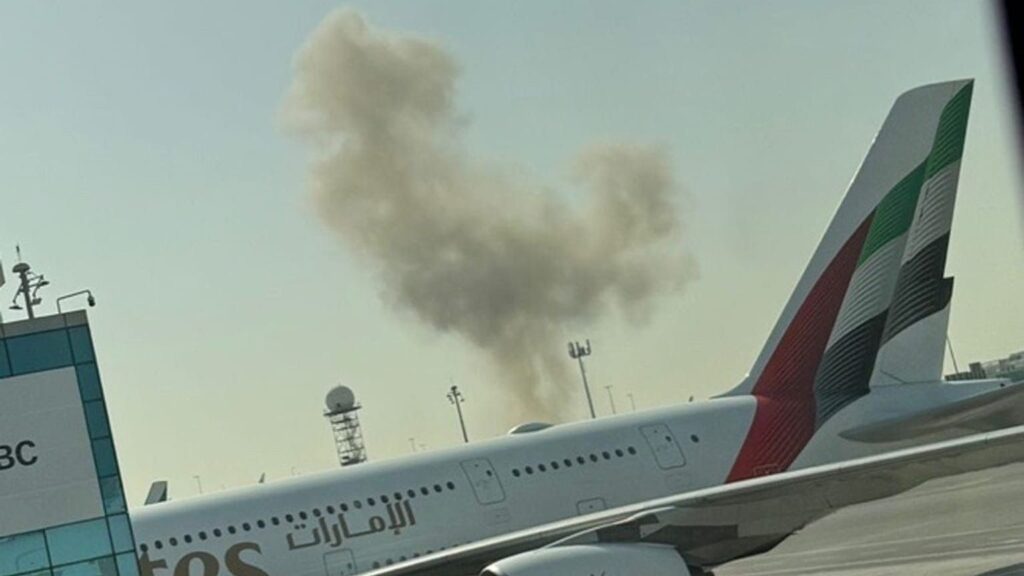 (VIDEO) Două drone au căzut lângă Aeroportul Internațional Dubai: patru persoane rănite