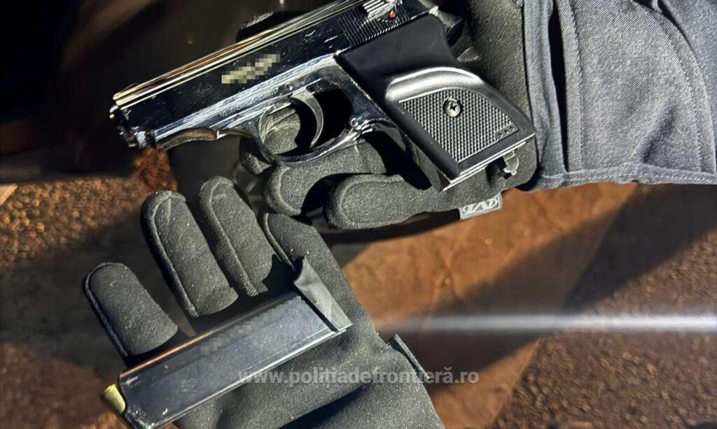 Polițiștii de frontieră din Calafat au descoperit un pistol cu gaz fără documente legale
