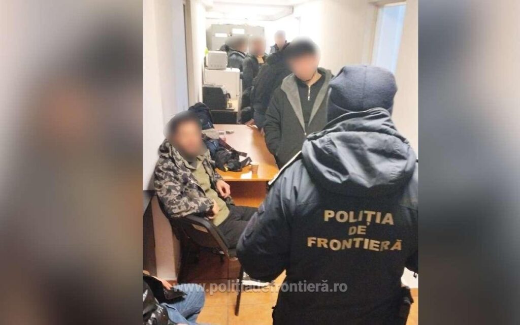 (VIDEO) Descoperire șoc la Calafat: 21 de migranți ascunși într-un camion
