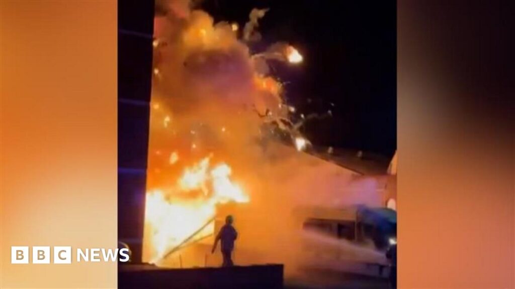 (VIDEO) Atac incendiar în Londra: patru ambulanțe ale comunității evreiești, distruse
