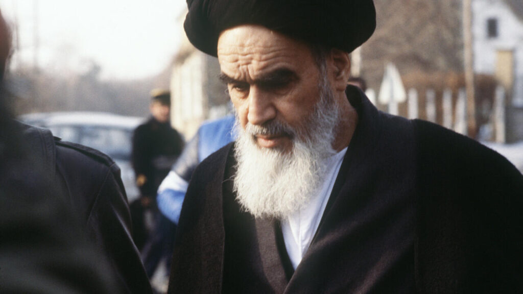 Satul francez Neauphle-le-Château: locul unde ayatollahul Khomeini a pregătit Revoluția Iranului