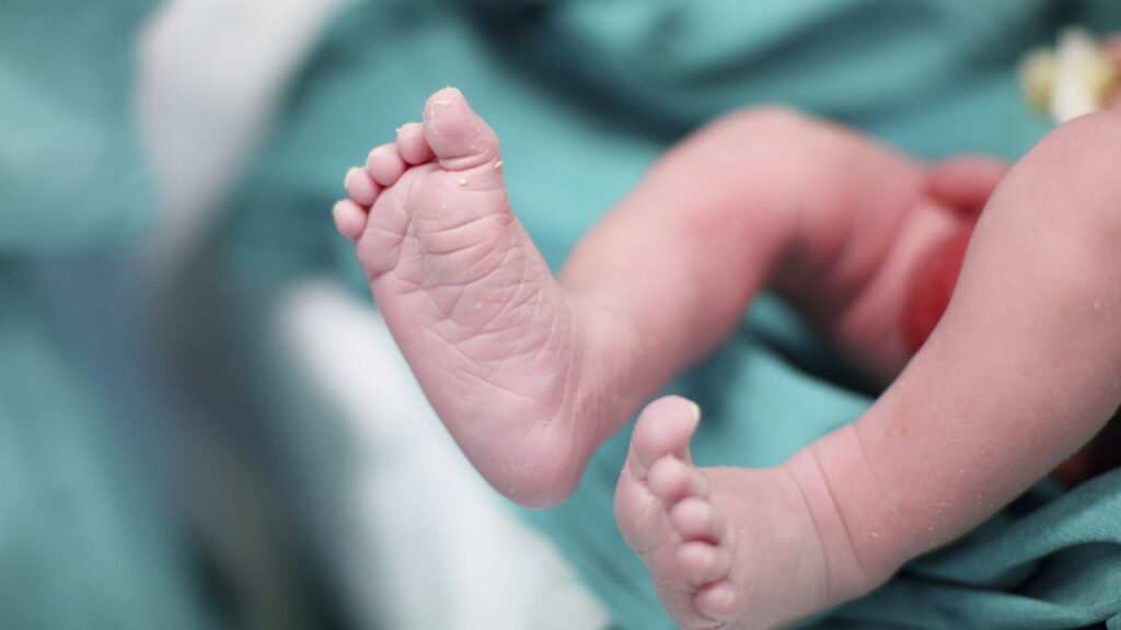 Situație îngrijorătoare în Gorj. Trei adolescente au devenit mame în 2026