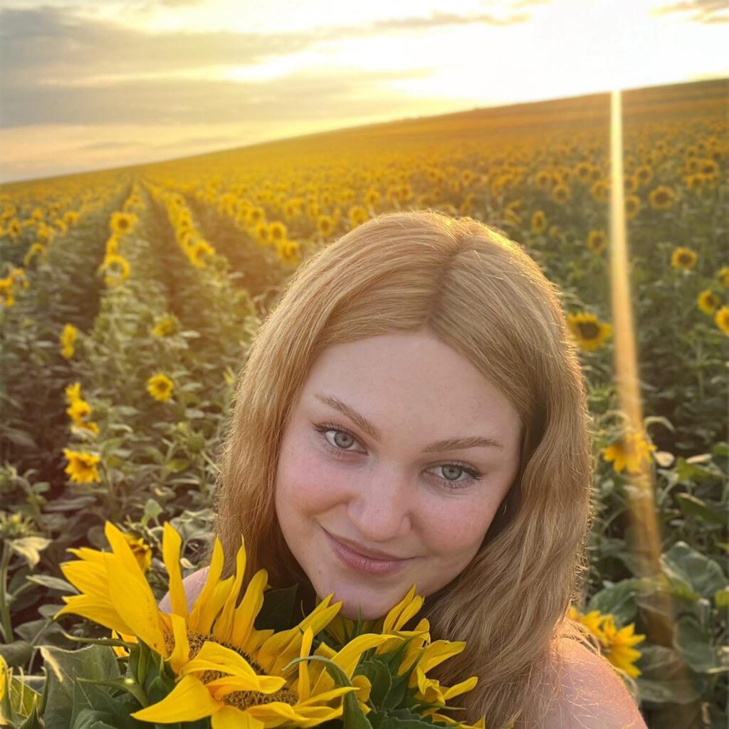 Andreea Anița a murit. Simbolul unei mobilizări naționale fără precedent s-a stins după 11 ani de luptă cu cancerul