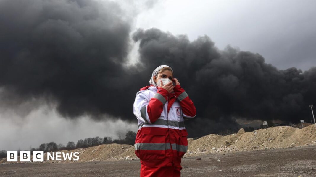 Petrolul se apropie de 111 dolari pe baril