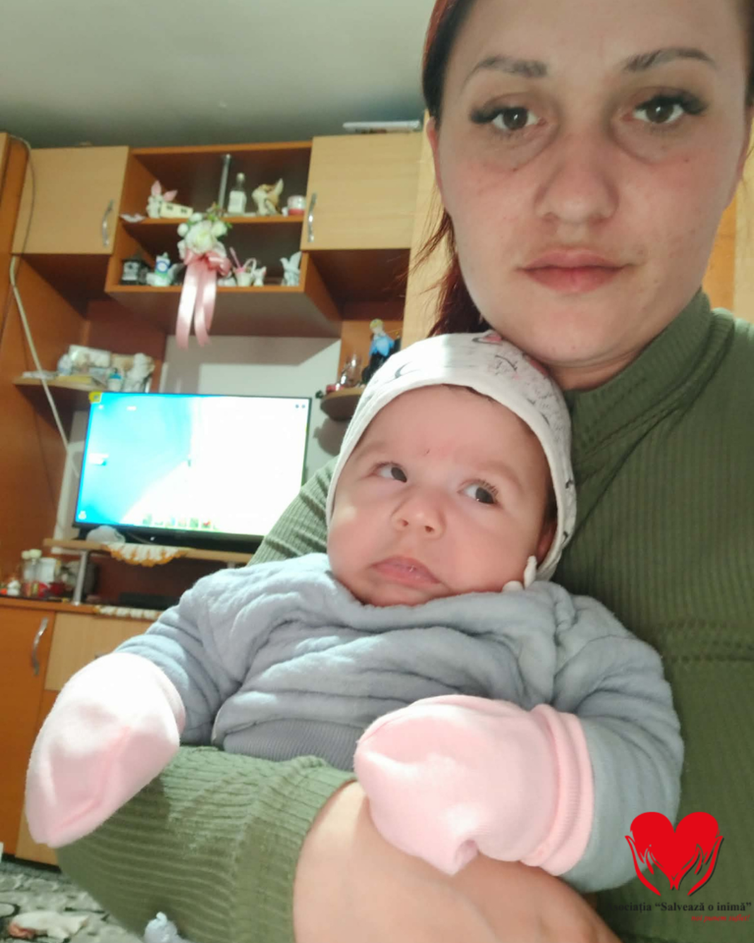 Mama Ioanei, Ștefana, a observat un detaliu aparent minor – un punct alb în ochii copilului