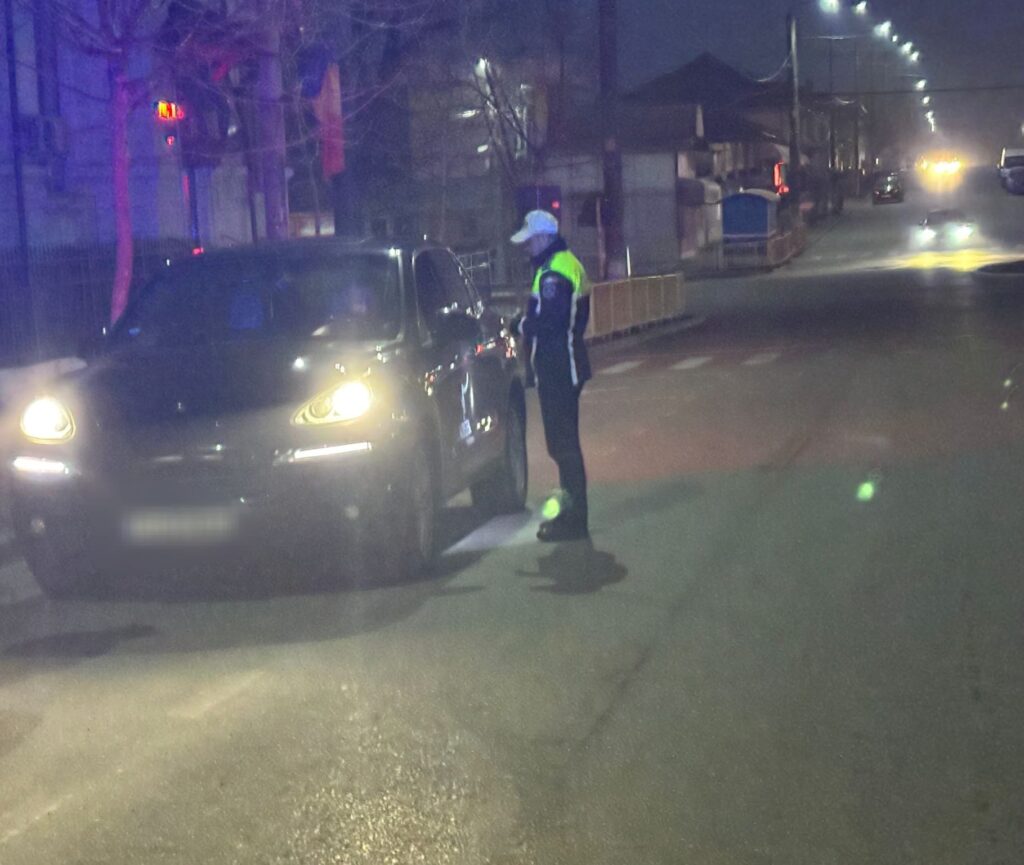 Poliția în razie: Tânără de 18 ani, prinsă fără permis la volanul unei mașini sustrase