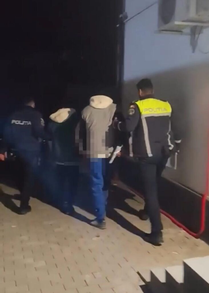 (VIDEO) Dolj: Furt calificat în comuna Podari: doi tineri reținuți pentru 24 de ore