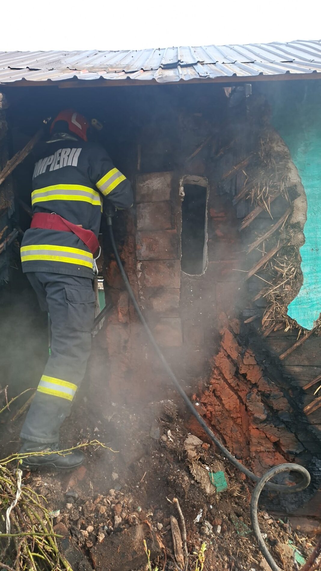 Incendiu la o casă din Mehedinți