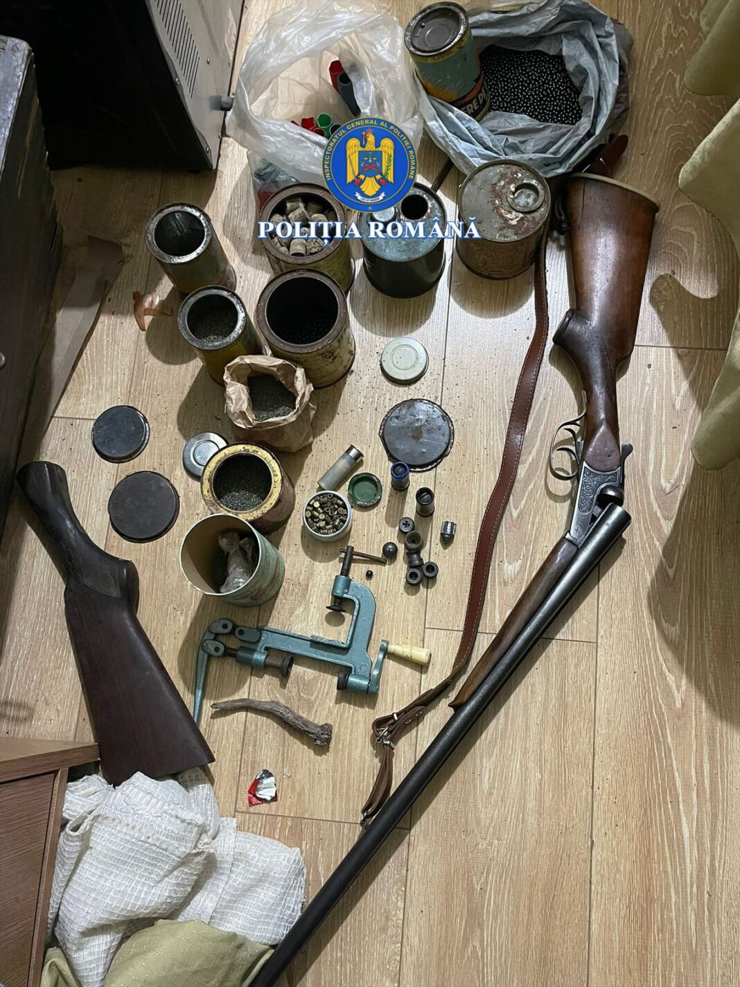 Arme neletale deținute ilegal la Dăești