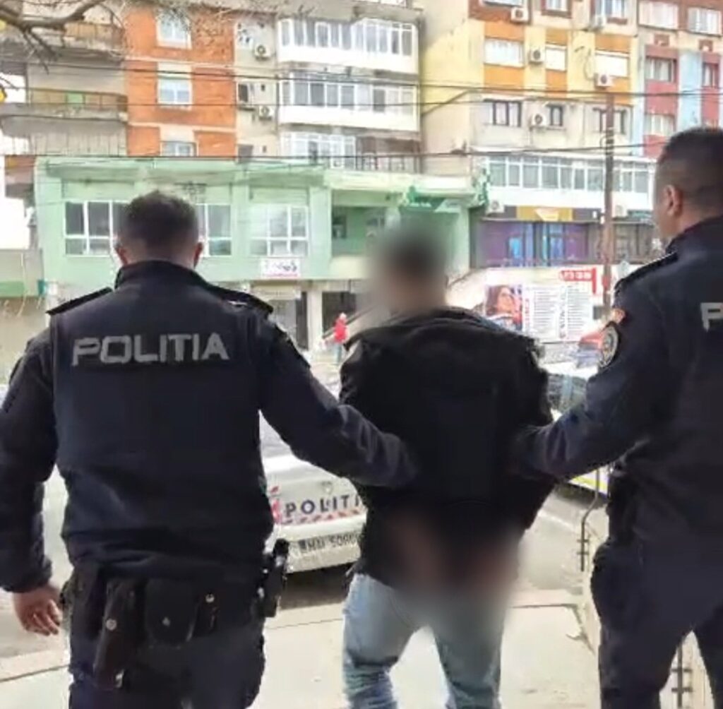 (VIDEO) Dolj: Tânăr de 22 de ani, reținut după ce a fost prins la volan fără permis