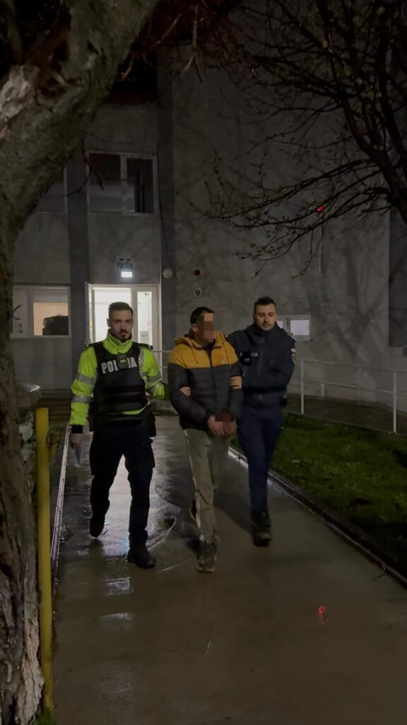 (VIDEO) Caz grav în Alunu-Vâlcea.Bărbat fără permis, cu mașină neînmatriculată, reținut
